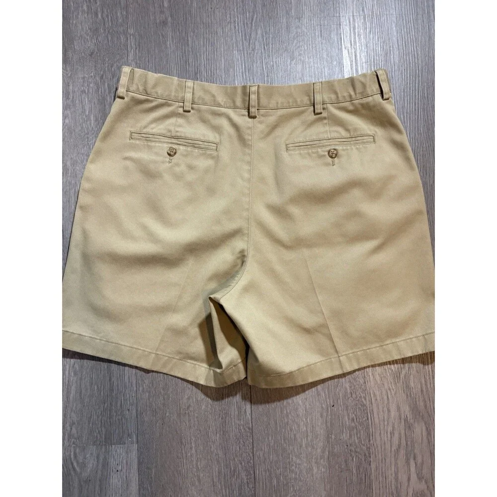 L.L. Bean Classic Fit Khaki Tan Shorts Mens Size 35 EUC Comfort Waist